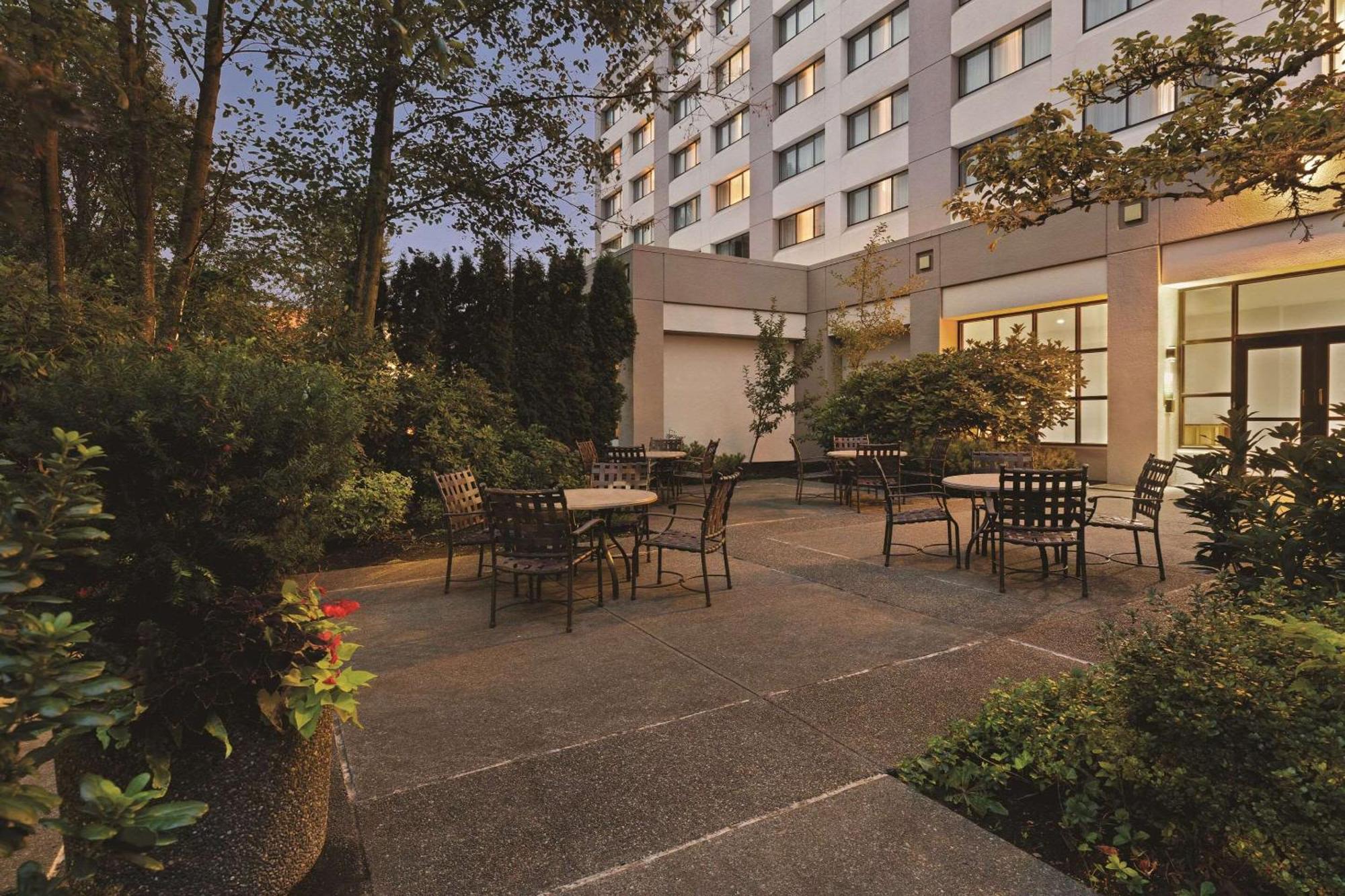 Radisson Hotel Seattle Airport Сиатак Екстериор снимка