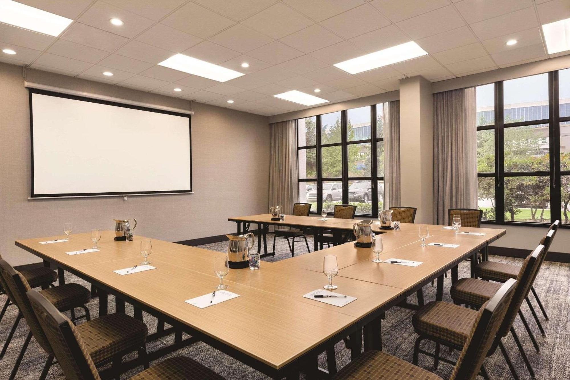 Radisson Hotel Seattle Airport Сиатак Екстериор снимка