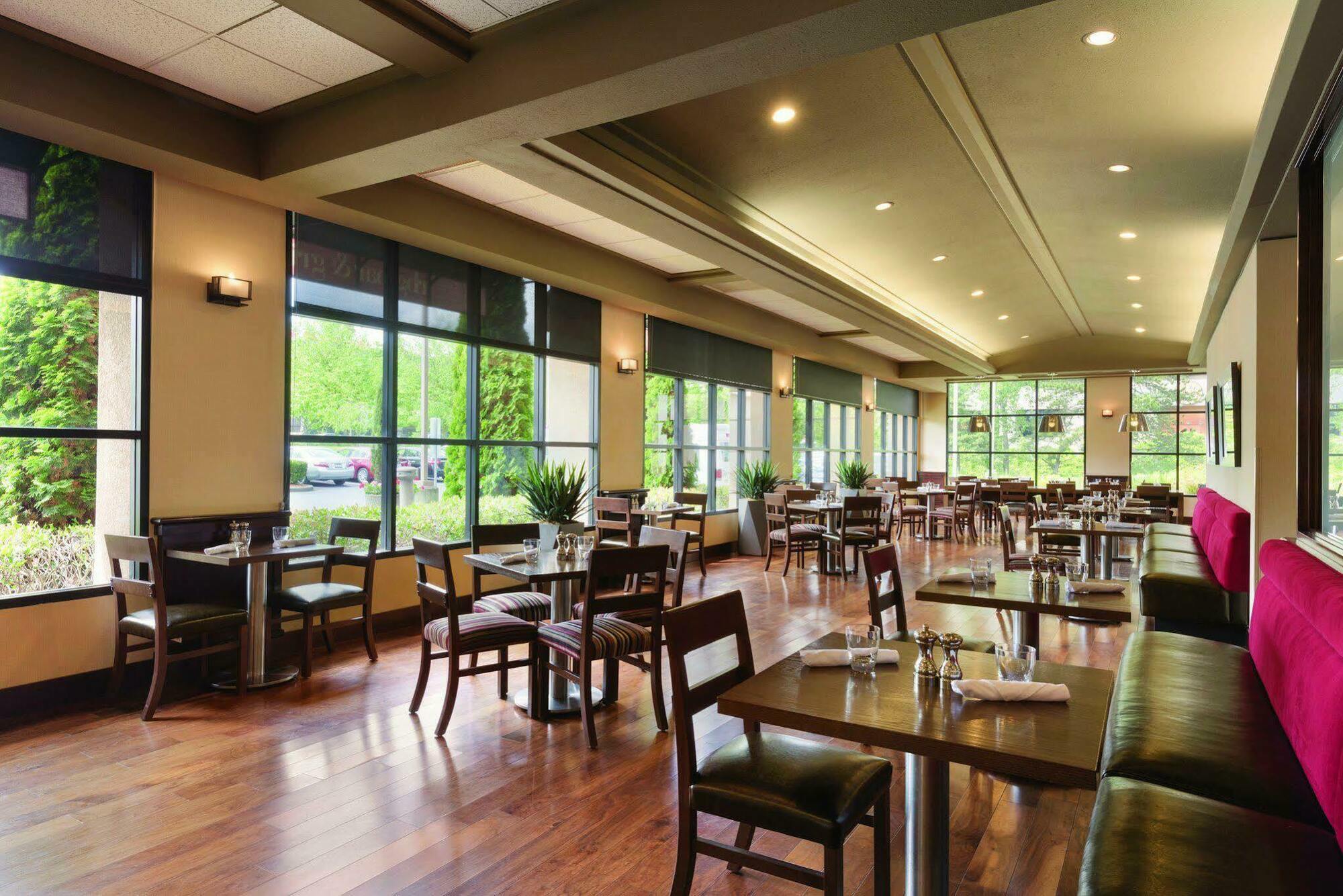 Radisson Hotel Seattle Airport Сиатак Екстериор снимка